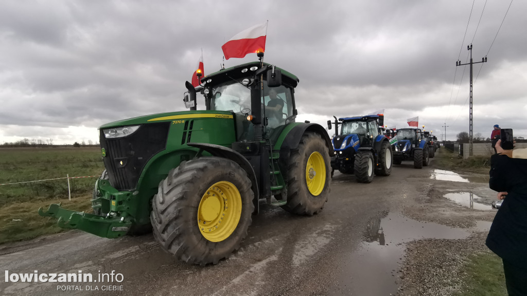 Traktory blokują DK 70 w stronę Skierniewic
