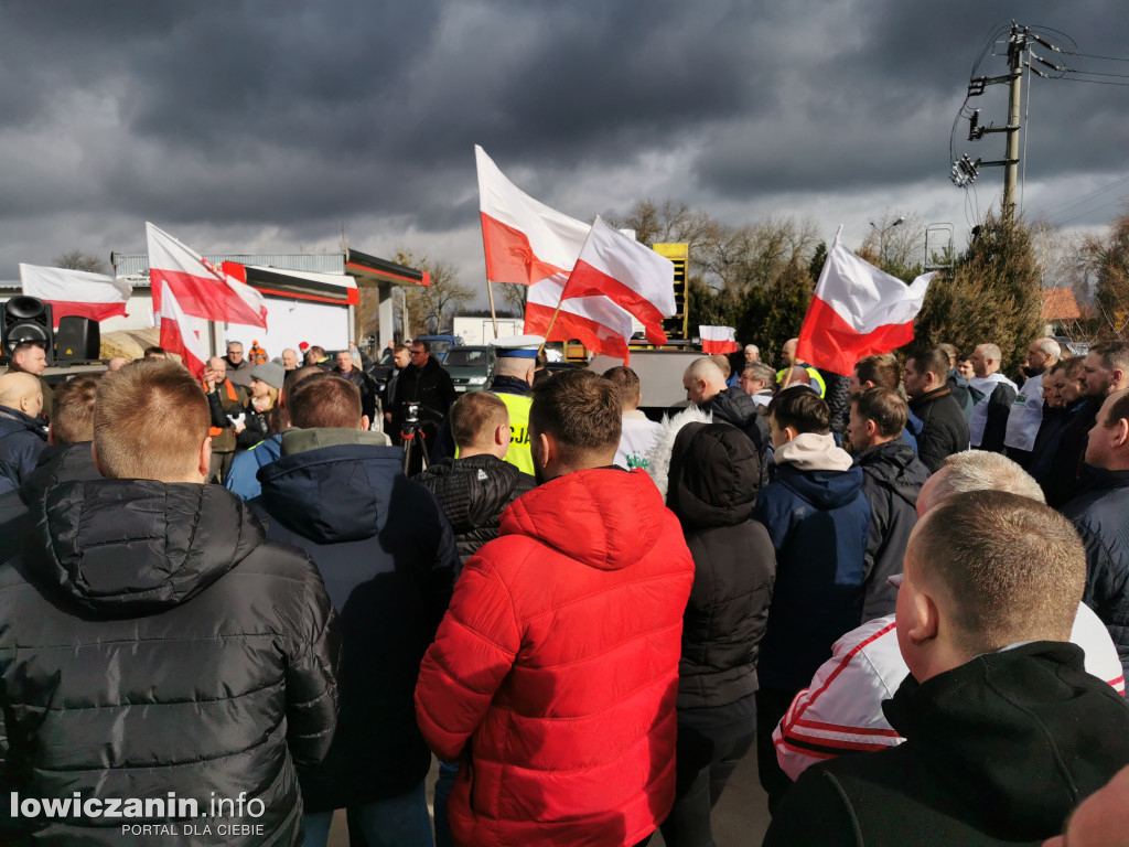 Traktory blokują DK 70 w stronę Skierniewic