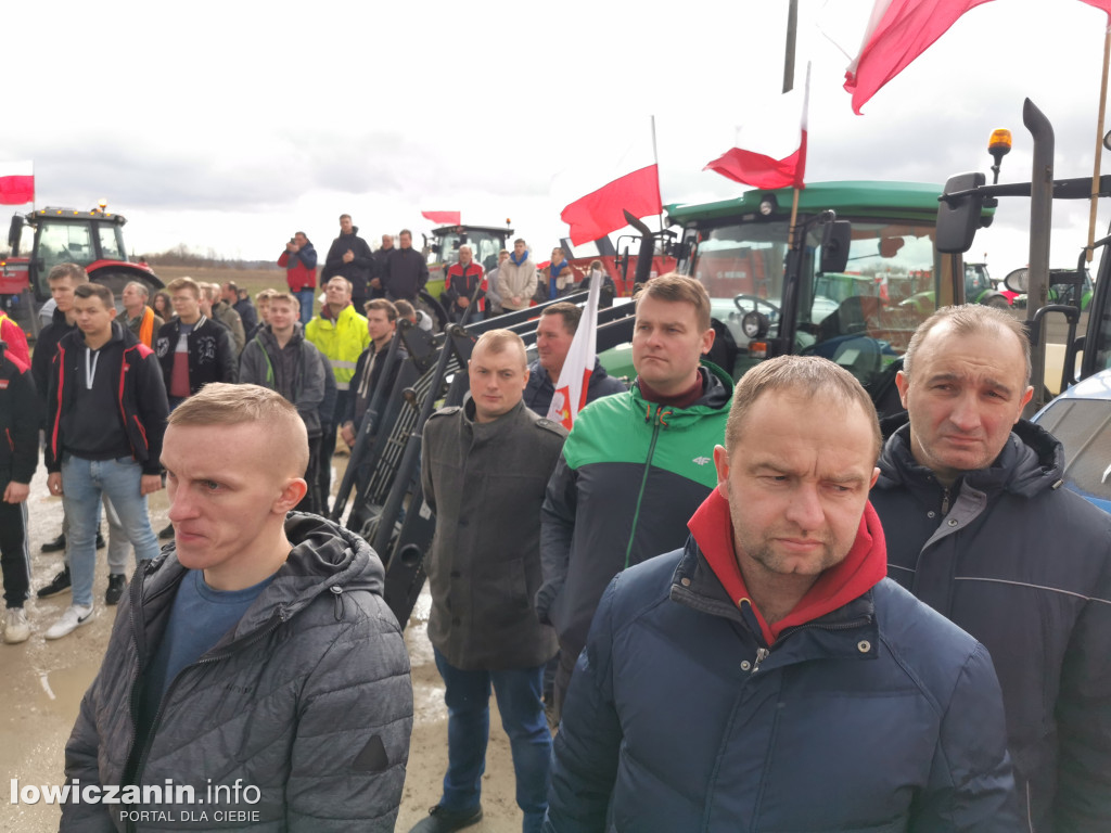 Traktory blokują DK 70 w stronę Skierniewic