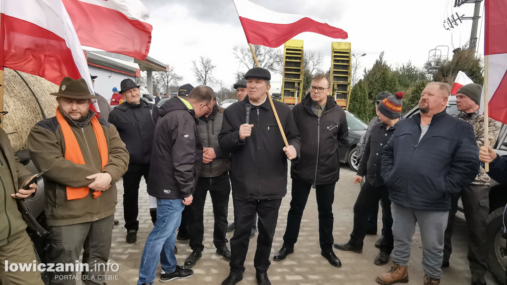 Traktory blokują DK 70 w stronę Skierniewic