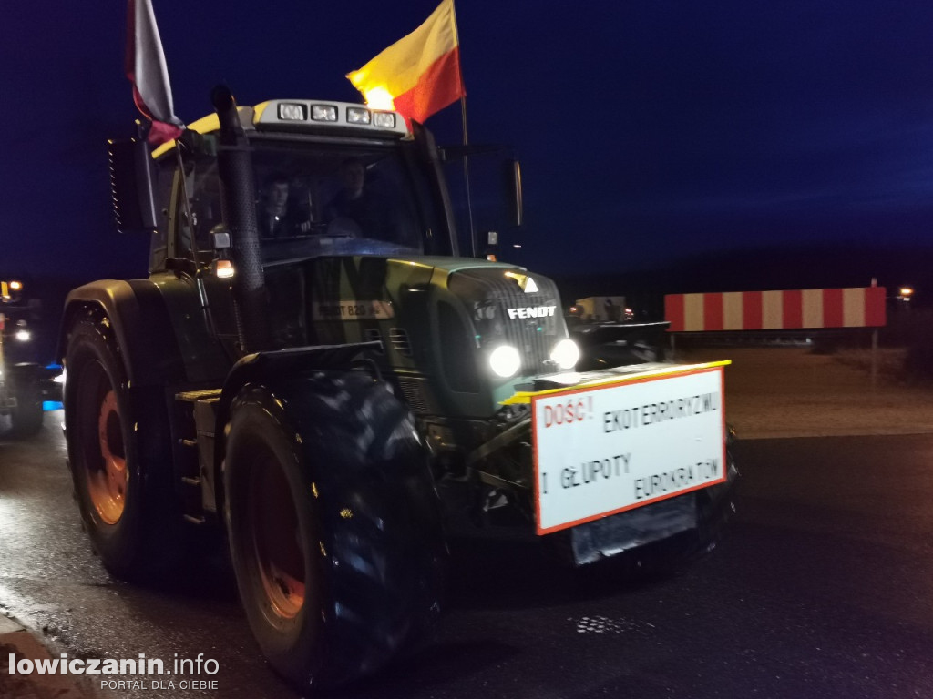 Rolnicy blokują rondo na DK 70