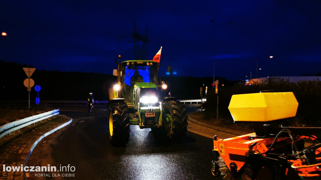 Rolnicy blokują rondo na DK 70