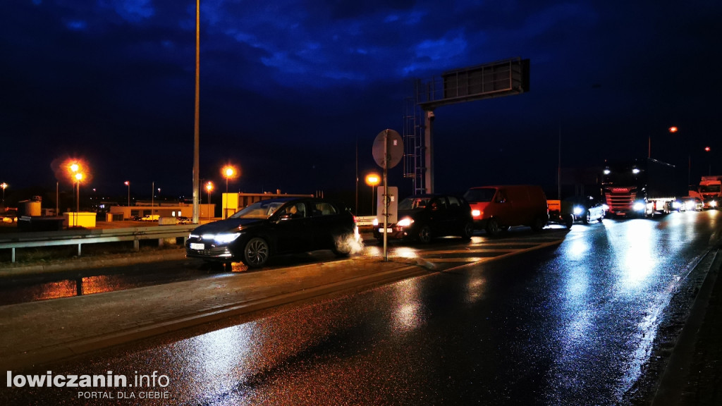 Rolnicy blokują rondo na DK 70