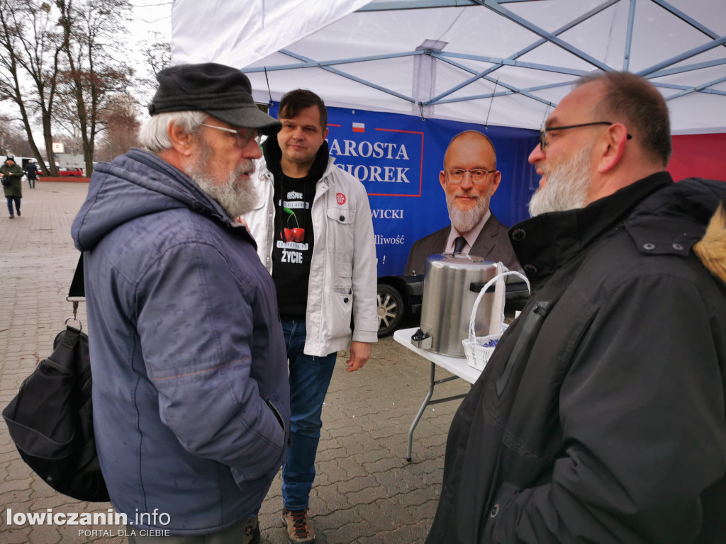 PiS zbiera podpisy na targowisku w Łowiczu