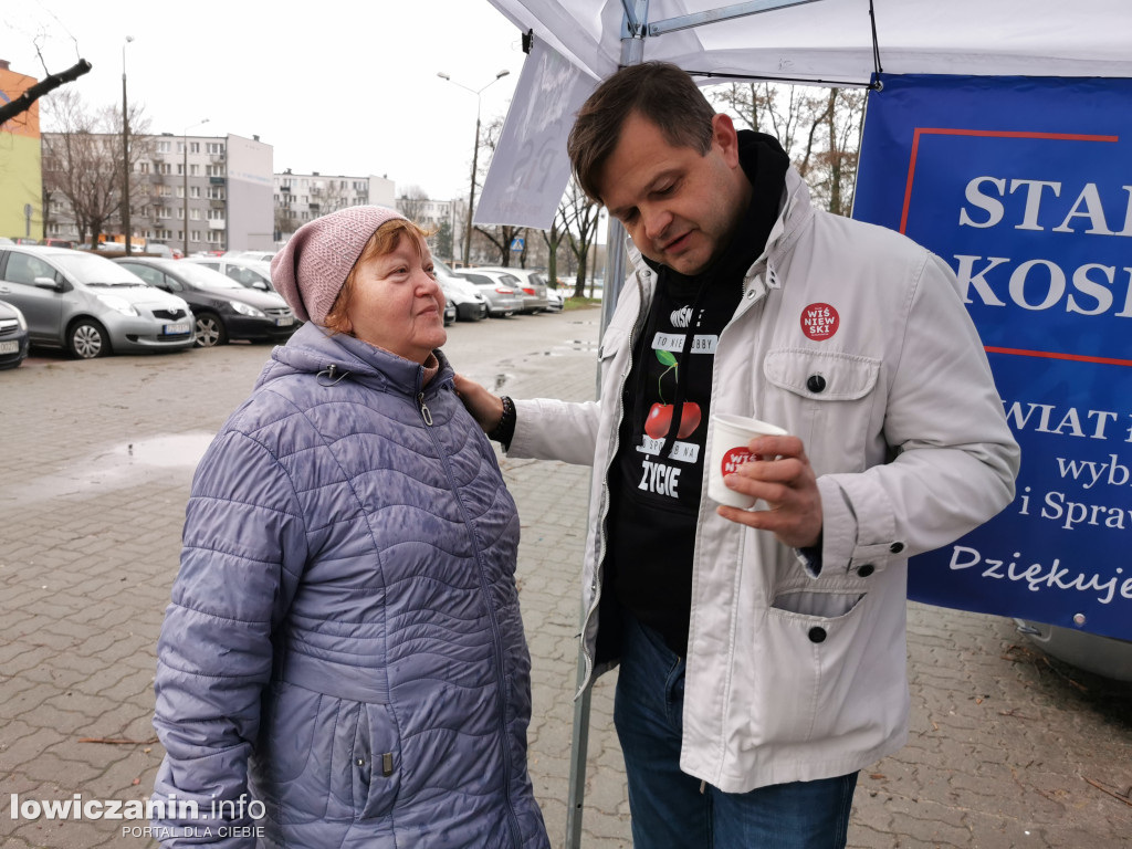 PiS zbiera podpisy na targowisku w Łowiczu