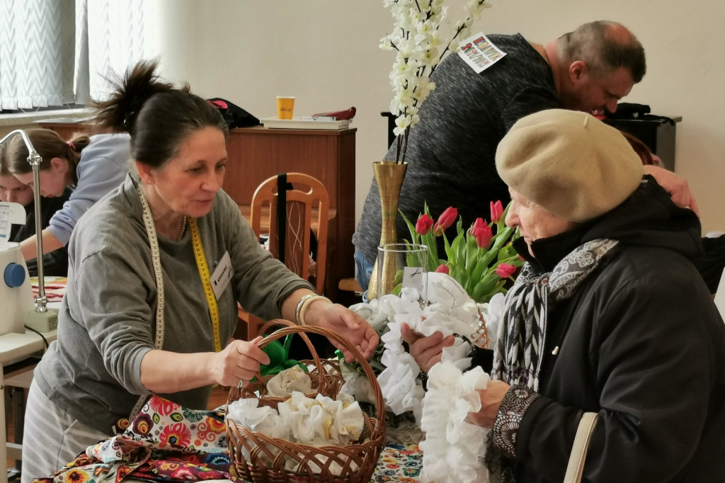 Kiermasz Wielkanocny w szkole przy ul. Ułańskiej