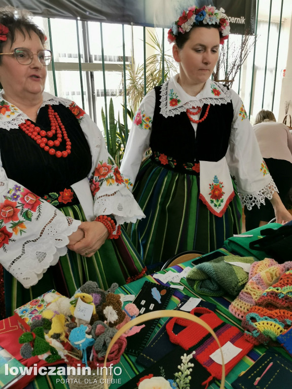Kiermasz Wielkanocny w szkole przy ul. Ułańskiej