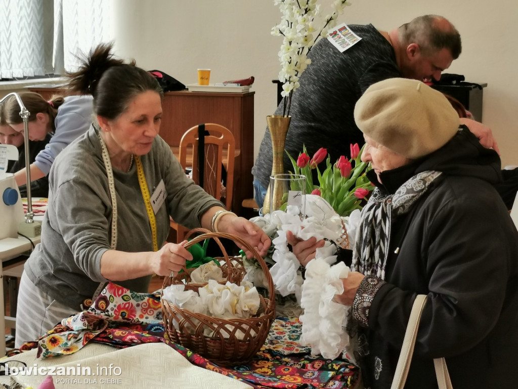 Kiermasz Wielkanocny w szkole przy ul. Ułańskiej