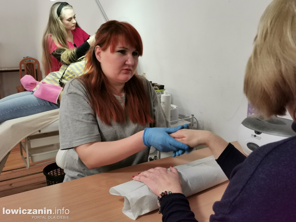 Kiermasz Wielkanocny w szkole przy ul. Ułańskiej