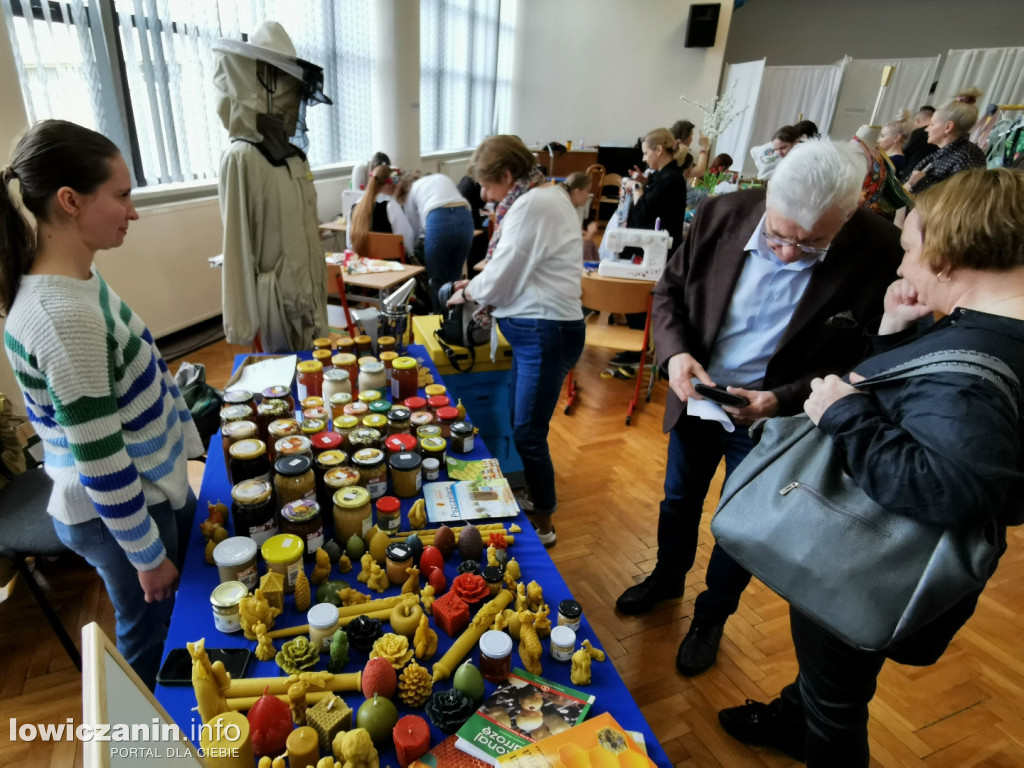 Kiermasz Wielkanocny w szkole przy ul. Ułańskiej