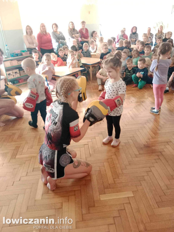 Spotkanie z zawodnikami  klubu  Khroo Gym w Przedszkolu nr 3