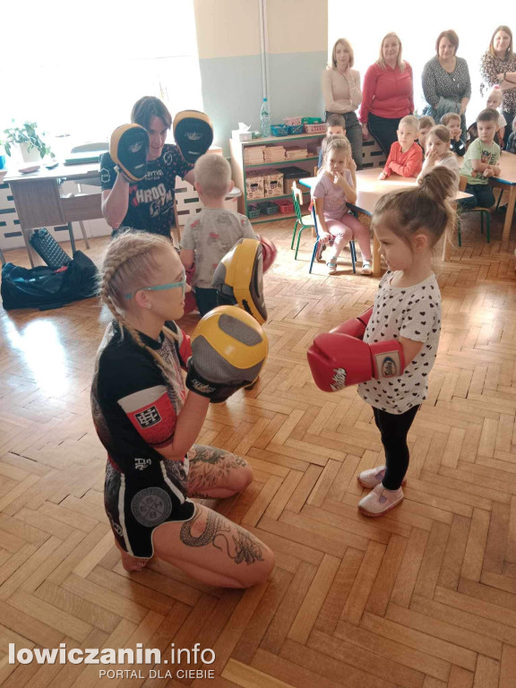 Spotkanie z zawodnikami  klubu  Khroo Gym w Przedszkolu nr 3