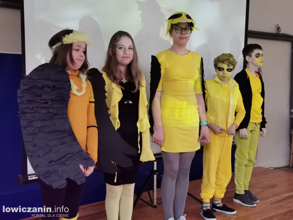 Rewia ptasich piór w łowickiej Jedynce
