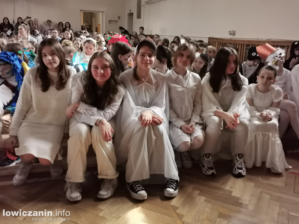 Rewia ptasich piór w łowickiej Jedynce
