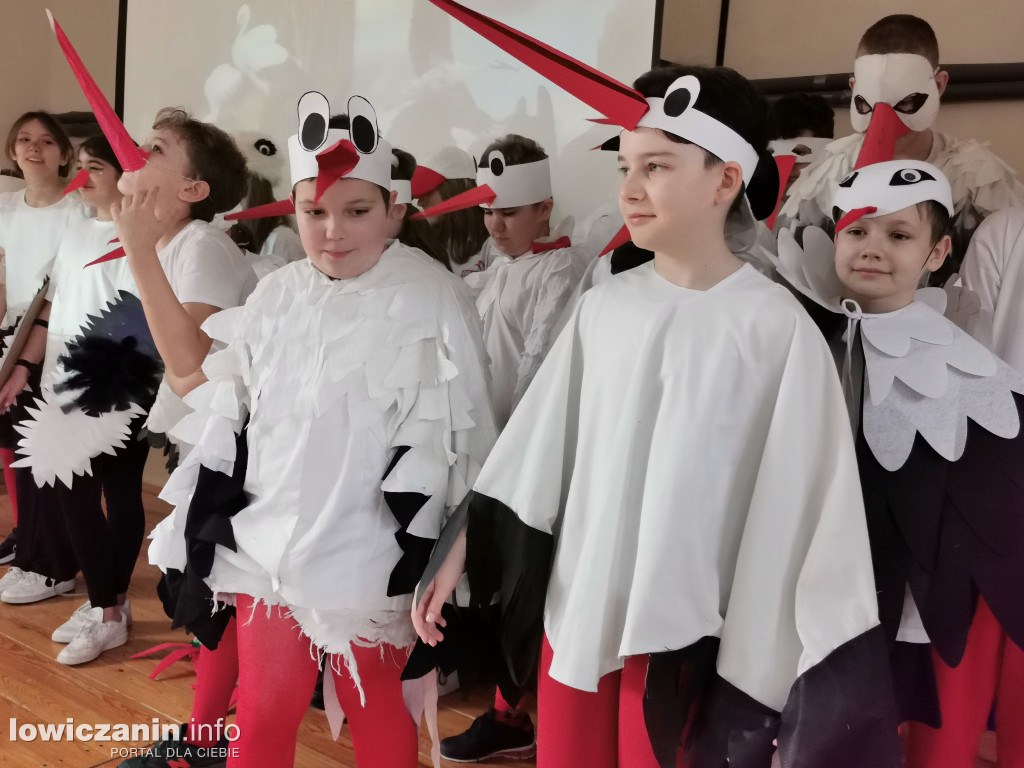 Rewia ptasich piór w łowickiej Jedynce