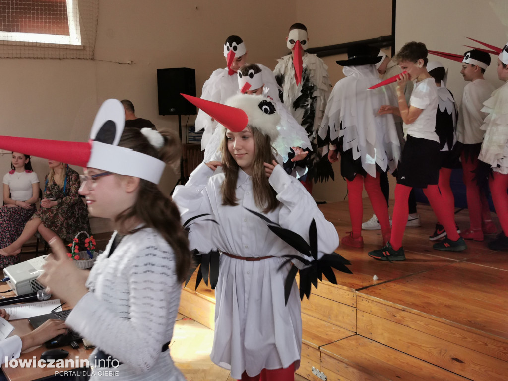 Rewia ptasich piór w łowickiej Jedynce