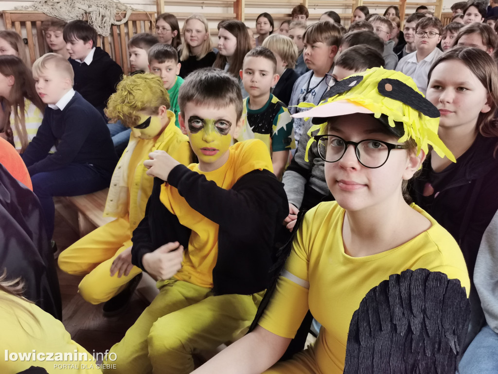 Rewia ptasich piór w łowickiej Jedynce