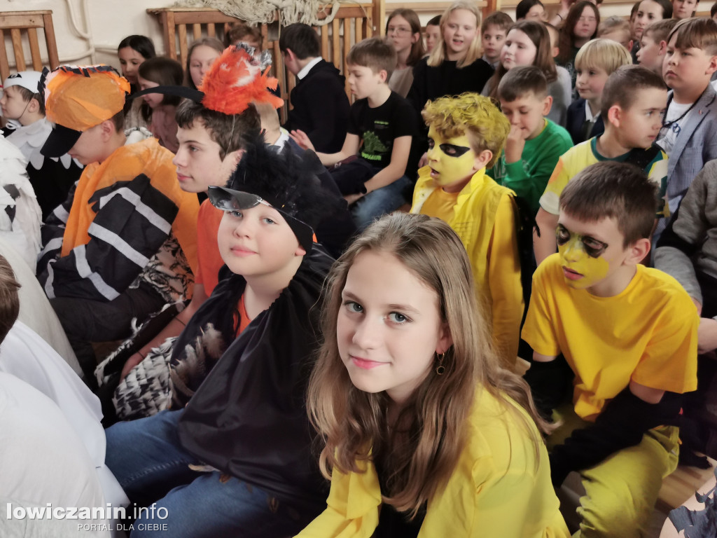 Rewia ptasich piór w łowickiej Jedynce