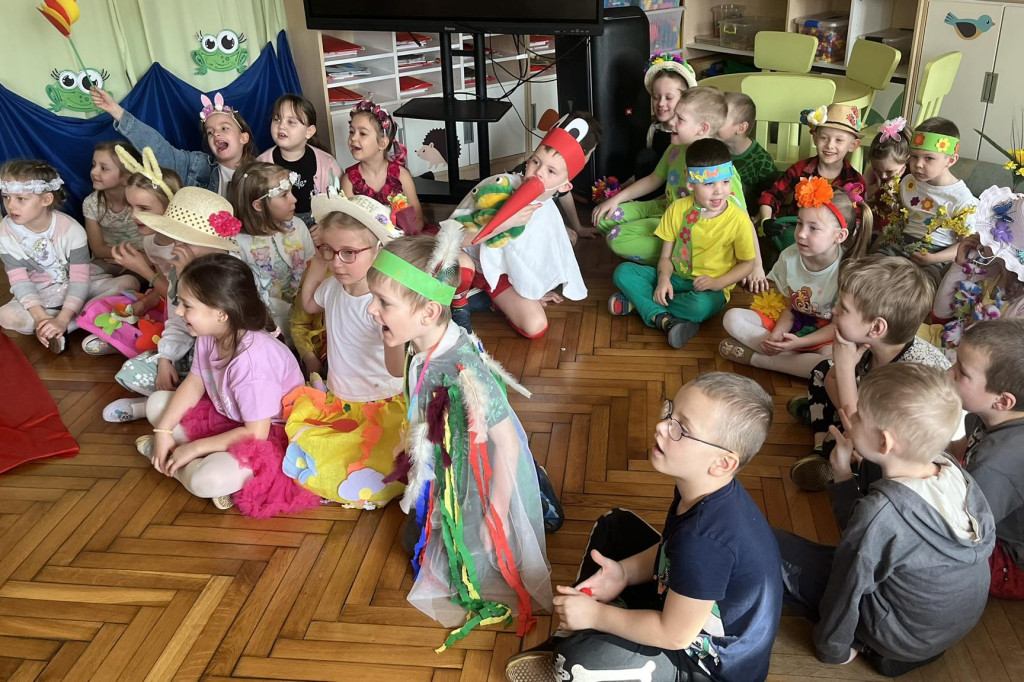 Wyjątkowy pokaz mody wiosennej w Przedszkolu Pszczółka Maja w Łowiczu