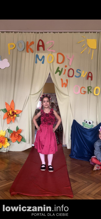 Wyjątkowy pokaz mody wiosennej w Przedszkolu Pszczółka Maja w Łowiczu