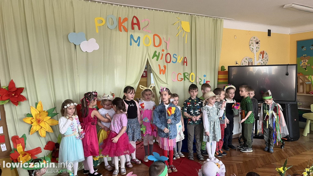 Wyjątkowy pokaz mody wiosennej w Przedszkolu Pszczółka Maja w Łowiczu