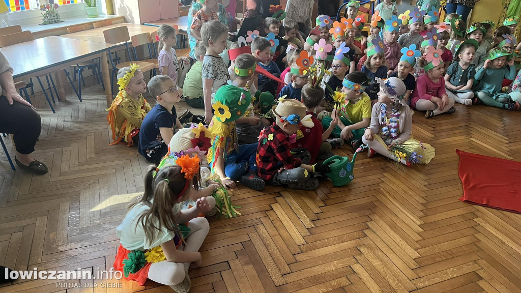 Wyjątkowy pokaz mody wiosennej w Przedszkolu Pszczółka Maja w Łowiczu