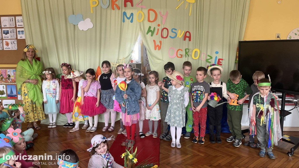 Wyjątkowy pokaz mody wiosennej w Przedszkolu Pszczółka Maja w Łowiczu