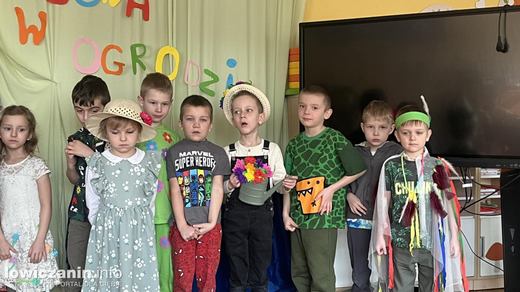 Wyjątkowy pokaz mody wiosennej w Przedszkolu Pszczółka Maja w Łowiczu