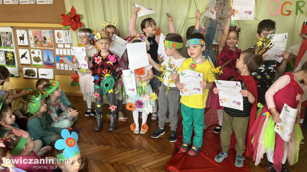 Wyjątkowy pokaz mody wiosennej w Przedszkolu Pszczółka Maja w Łowiczu