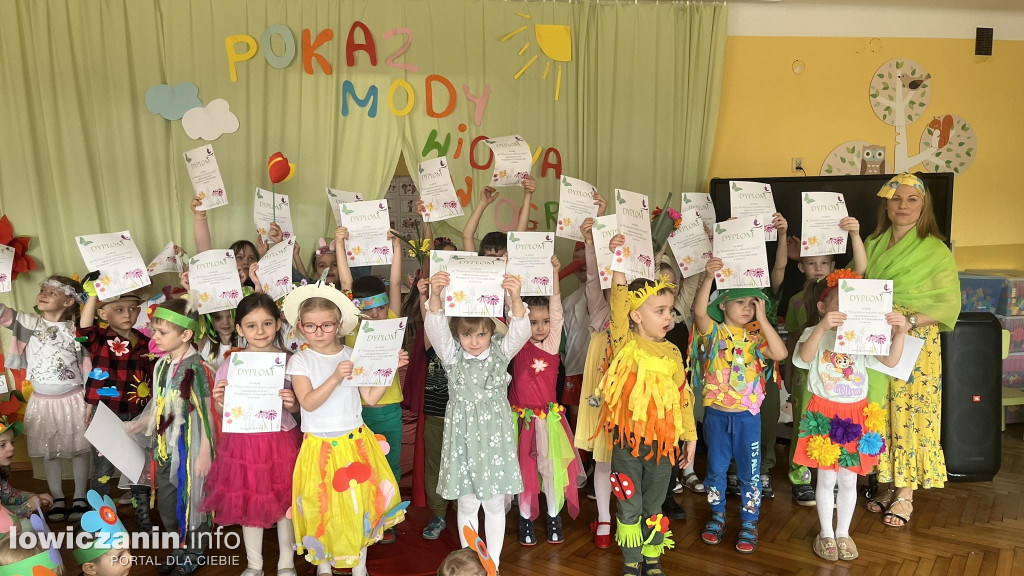 Wyjątkowy pokaz mody wiosennej w Przedszkolu Pszczółka Maja w Łowiczu