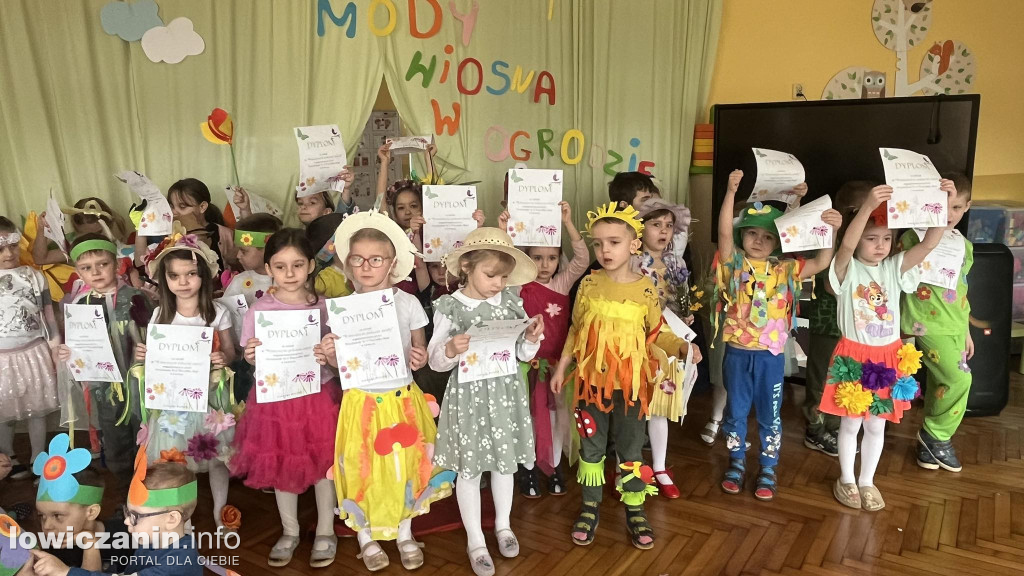 Wyjątkowy pokaz mody wiosennej w Przedszkolu Pszczółka Maja w Łowiczu