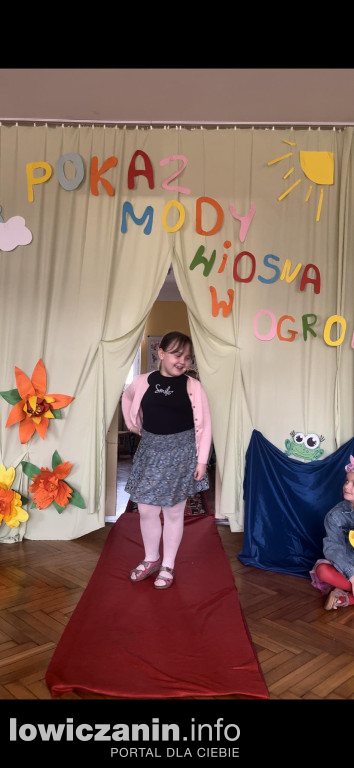 Wyjątkowy pokaz mody wiosennej w Przedszkolu Pszczółka Maja w Łowiczu