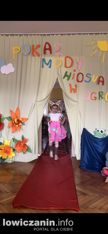 Wyjątkowy pokaz mody wiosennej w Przedszkolu Pszczółka Maja w Łowiczu