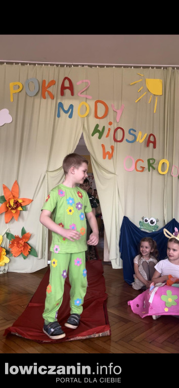 Wyjątkowy pokaz mody wiosennej w Przedszkolu Pszczółka Maja w Łowiczu