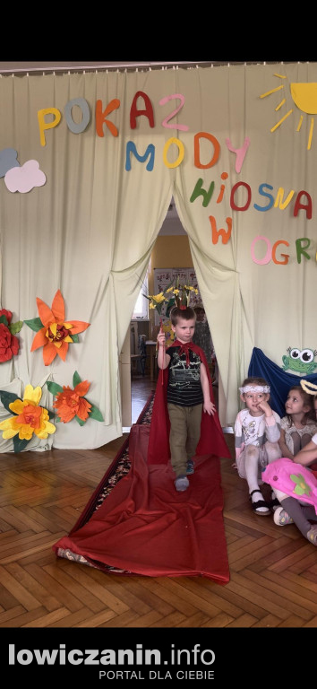 Wyjątkowy pokaz mody wiosennej w Przedszkolu Pszczółka Maja w Łowiczu