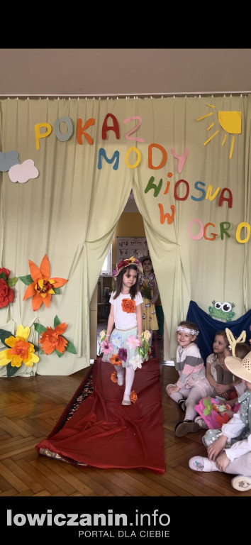 Wyjątkowy pokaz mody wiosennej w Przedszkolu Pszczółka Maja w Łowiczu