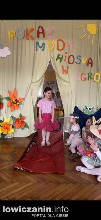 Wyjątkowy pokaz mody wiosennej w Przedszkolu Pszczółka Maja w Łowiczu