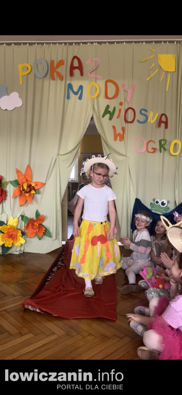 Wyjątkowy pokaz mody wiosennej w Przedszkolu Pszczółka Maja w Łowiczu