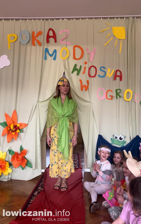 Wyjątkowy pokaz mody wiosennej w Przedszkolu Pszczółka Maja w Łowiczu