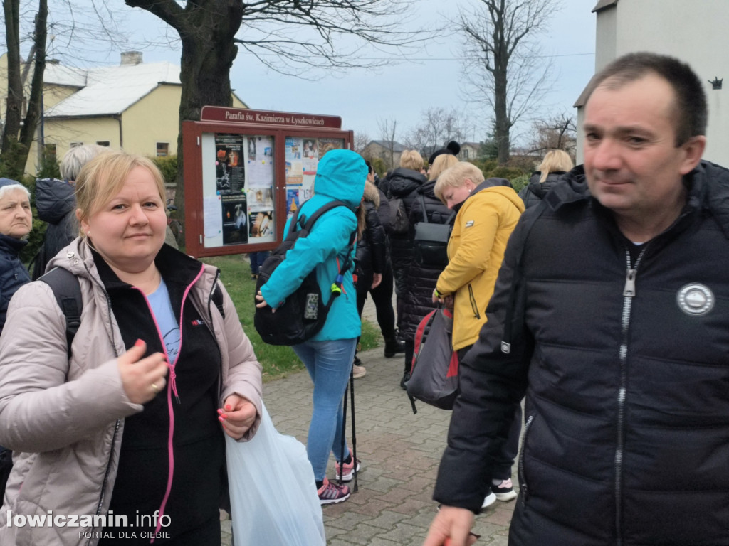 Droga krzyżowa w Łyszkowicach