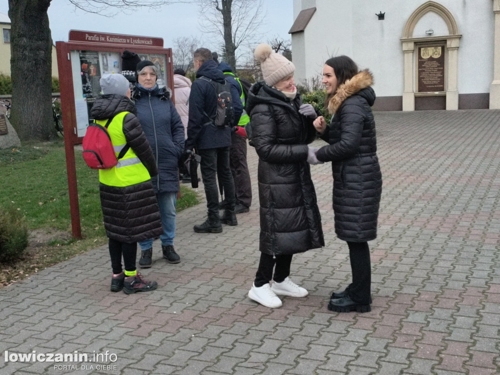 Droga krzyżowa w Łyszkowicach