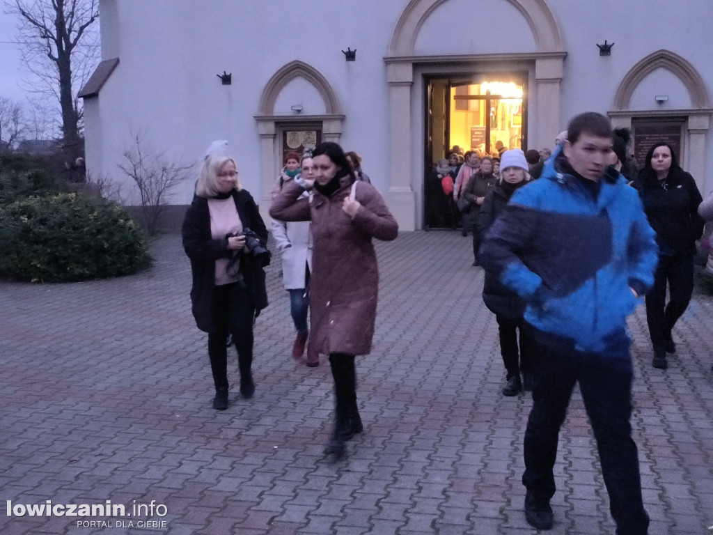 Droga krzyżowa w Łyszkowicach