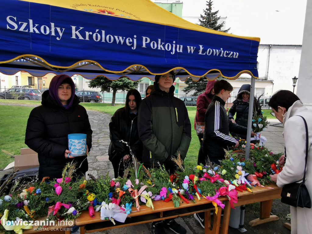 Kiermasz palm Szkoły Pijarskiej w Łowiczu