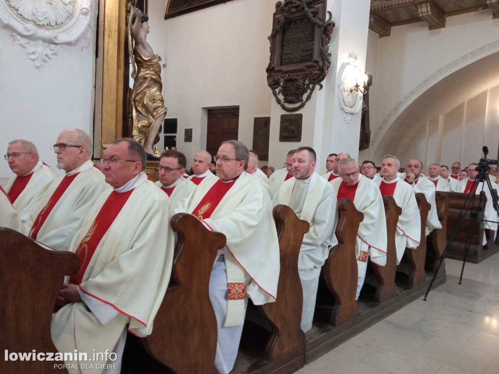 Msza jedności kapłańskiej w łowickiej katedrze