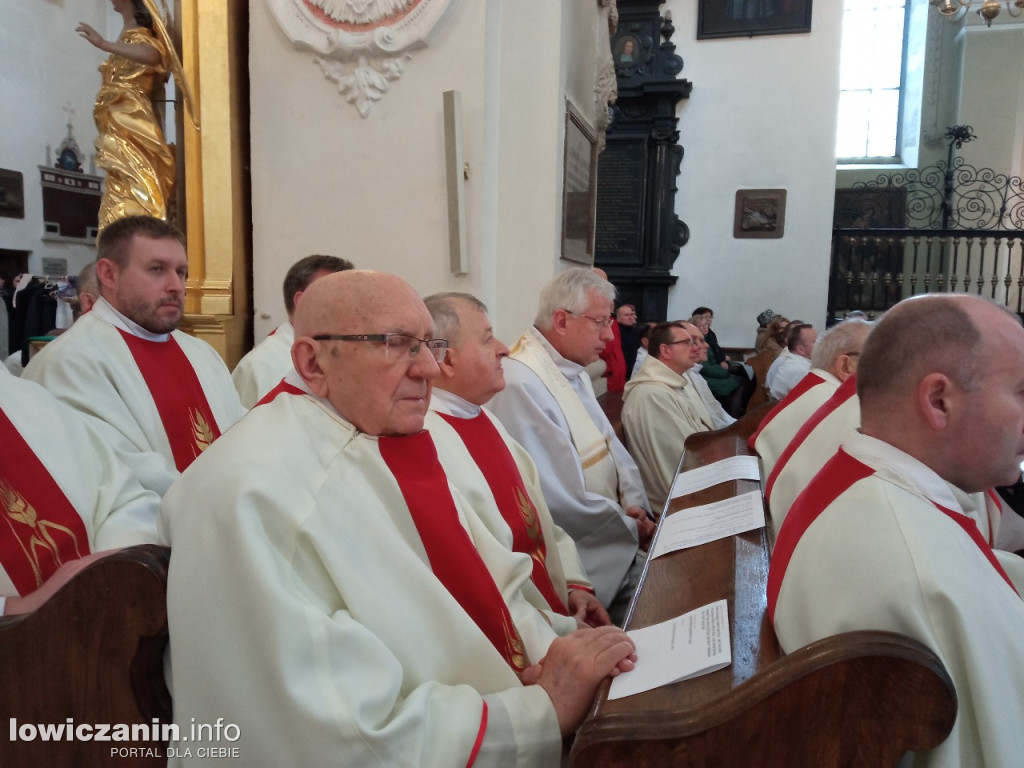 Msza jedności kapłańskiej w łowickiej katedrze