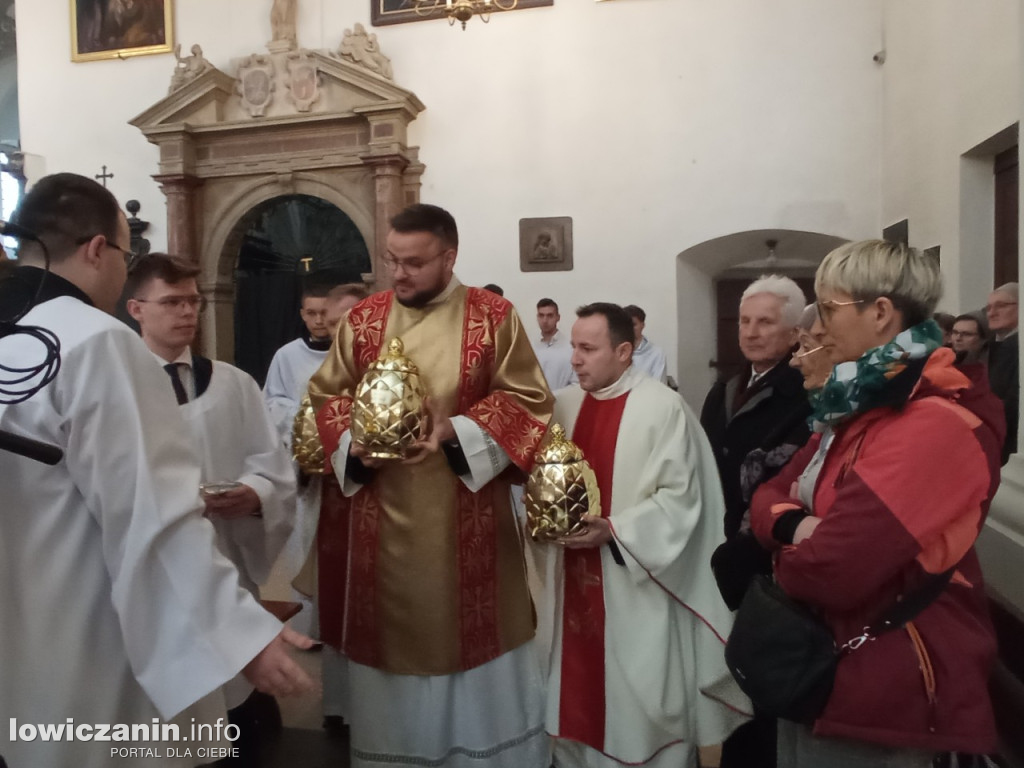 Msza jedności kapłańskiej w łowickiej katedrze