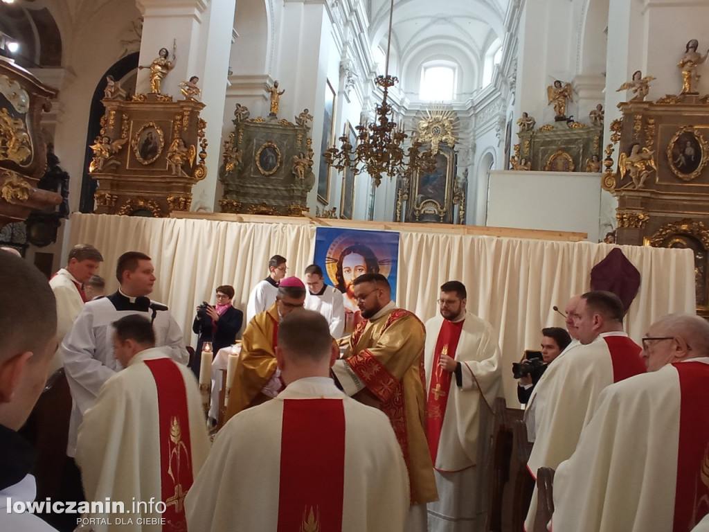 Msza jedności kapłańskiej w łowickiej katedrze