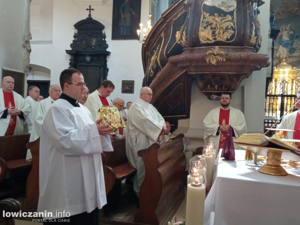 Msza jedności kapłańskiej w łowickiej katedrze