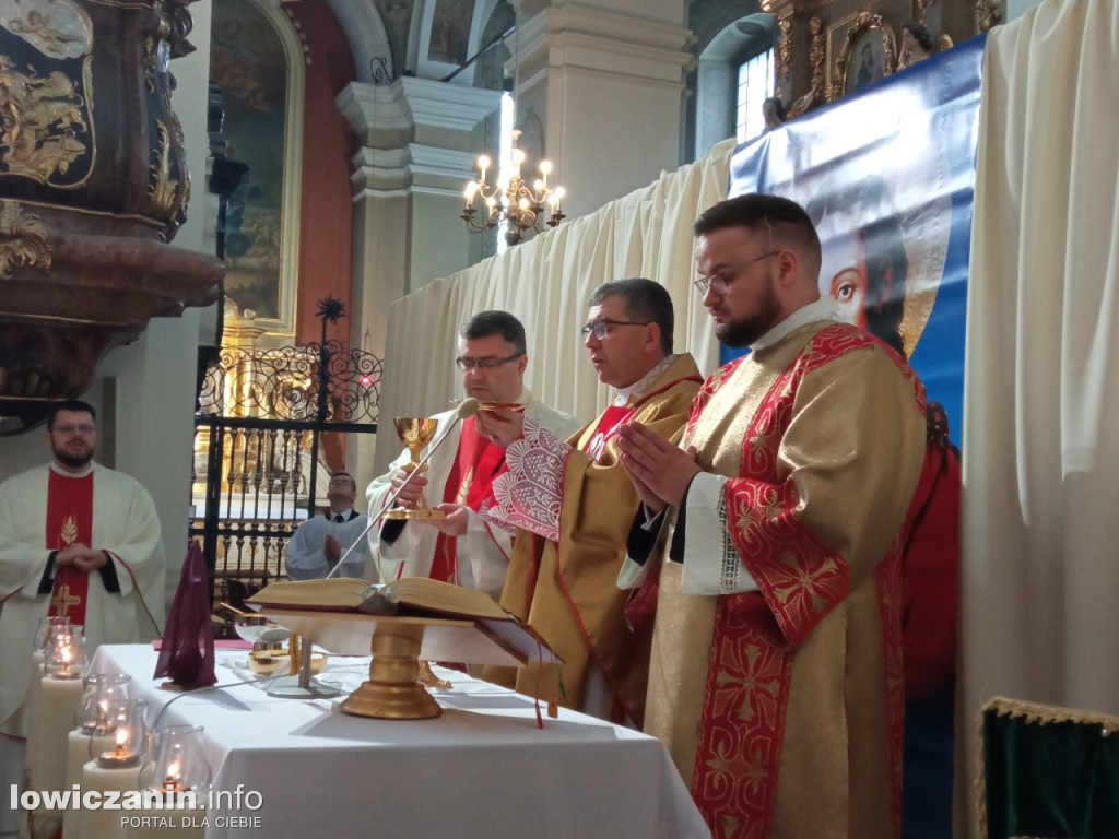 Msza jedności kapłańskiej w łowickiej katedrze