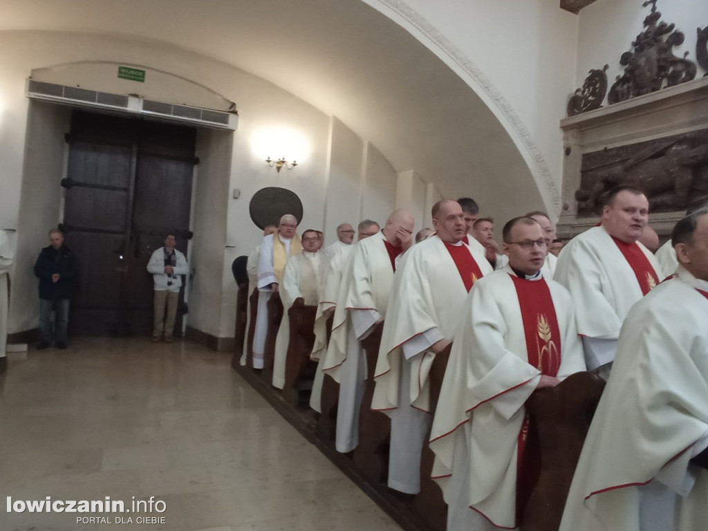 Msza jedności kapłańskiej w łowickiej katedrze